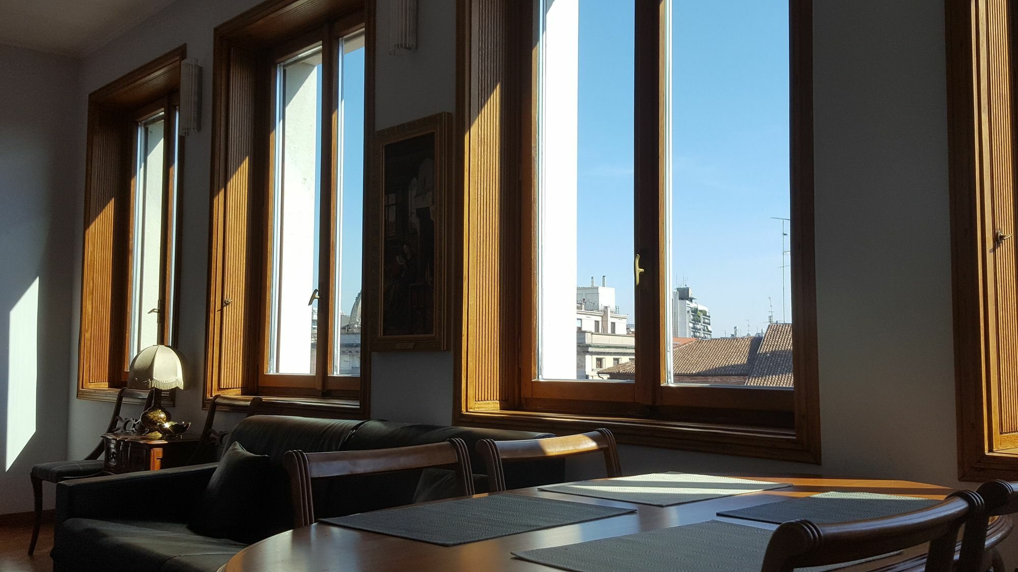 Bnbutler - Duomo Apartment - Galleria Unione มิลาน ภายนอก รูปภาพ