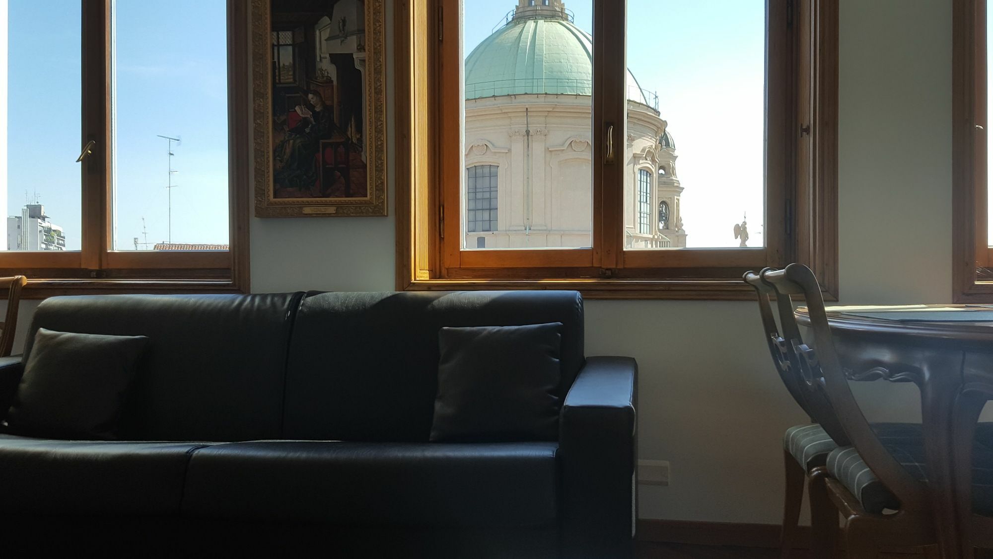 Bnbutler - Duomo Apartment - Galleria Unione มิลาน ภายนอก รูปภาพ