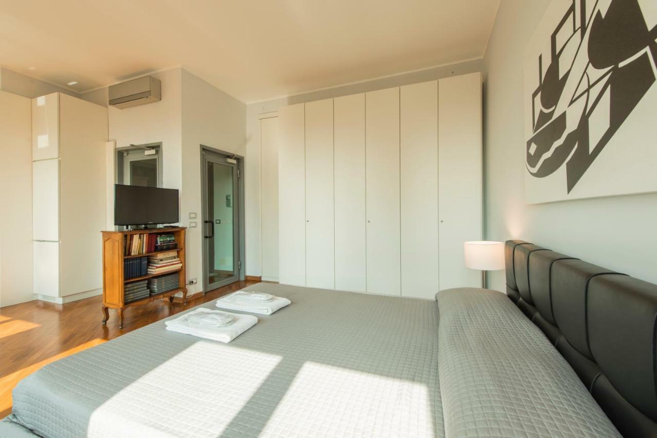 Bnbutler - Duomo Apartment - Galleria Unione มิลาน ภายนอก รูปภาพ