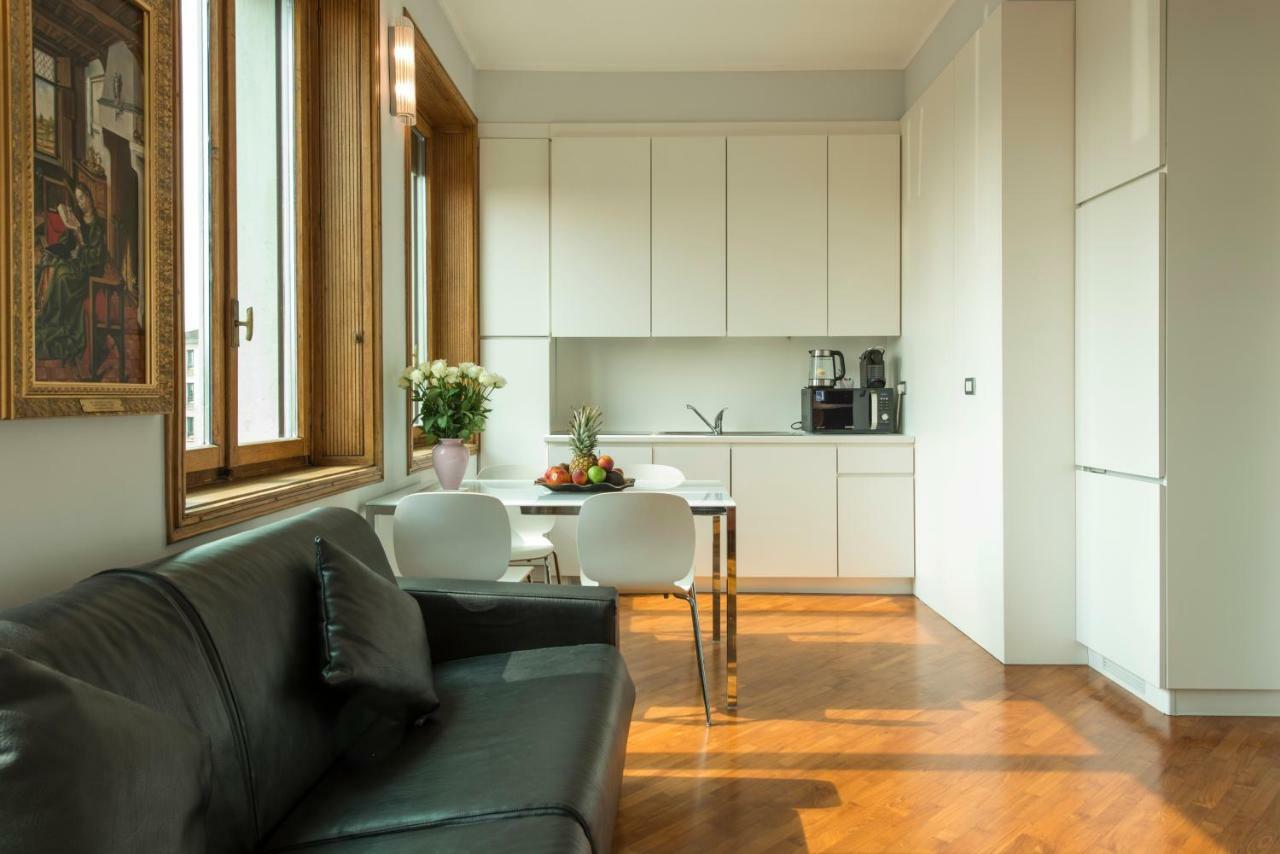 Bnbutler - Duomo Apartment - Galleria Unione มิลาน ภายนอก รูปภาพ